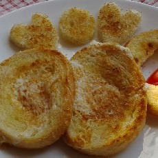 Bezglutenski tost s jajetom